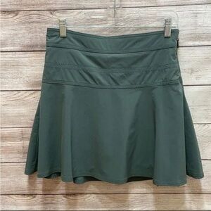 Athleta Green Workout Skort With Zippered Pocket